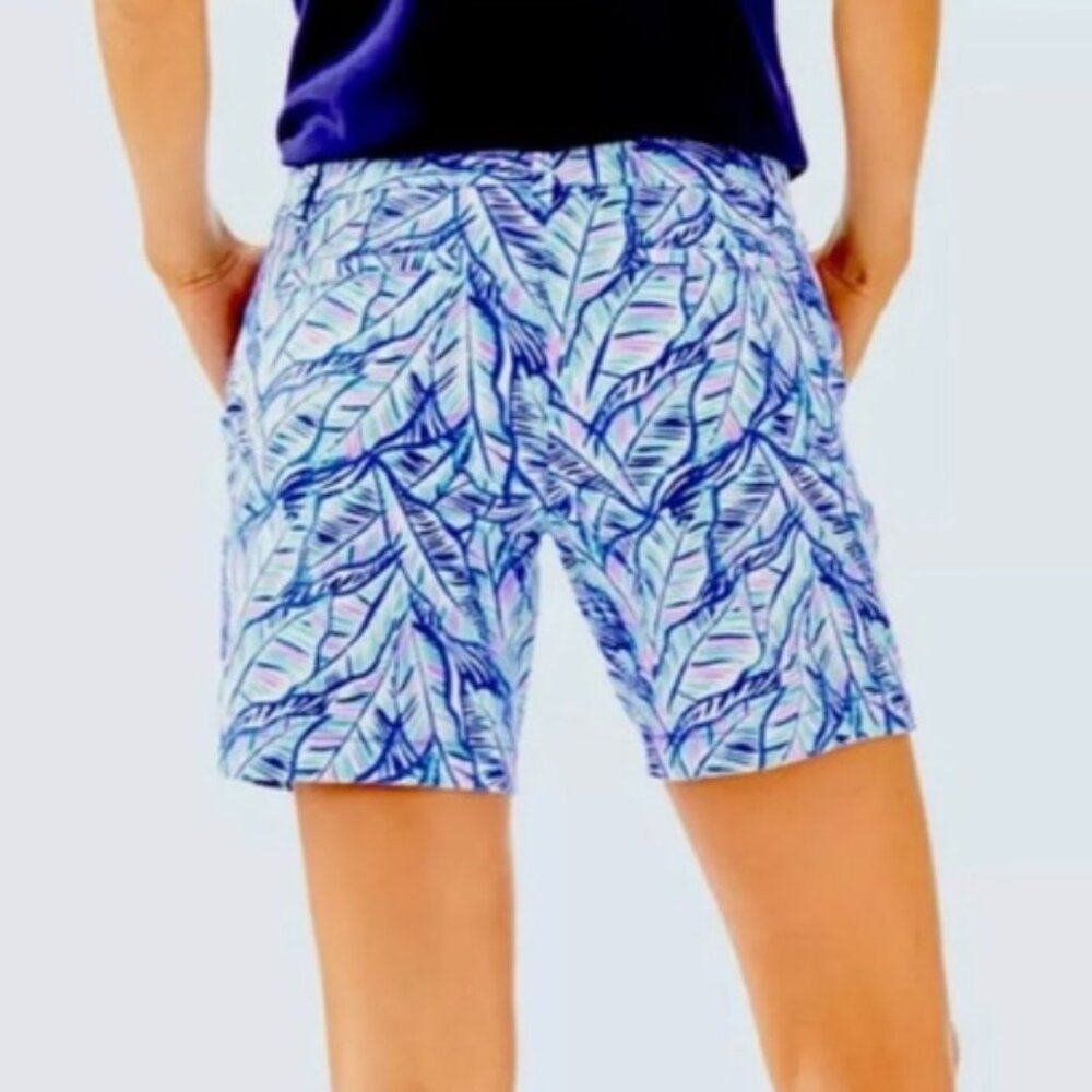 Lilly Pulitzer The Jayne Stretch Short 7" Inseam in Bennett Blue Let's Mango